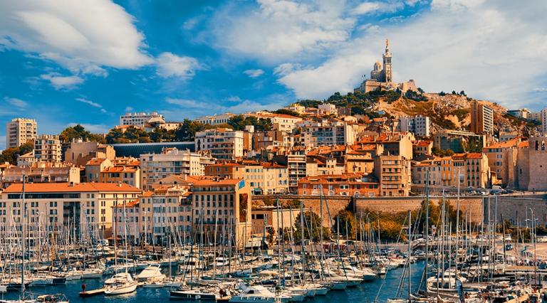 Vieux-port de Marseille pour illustrer l'investissement immobilier locatif