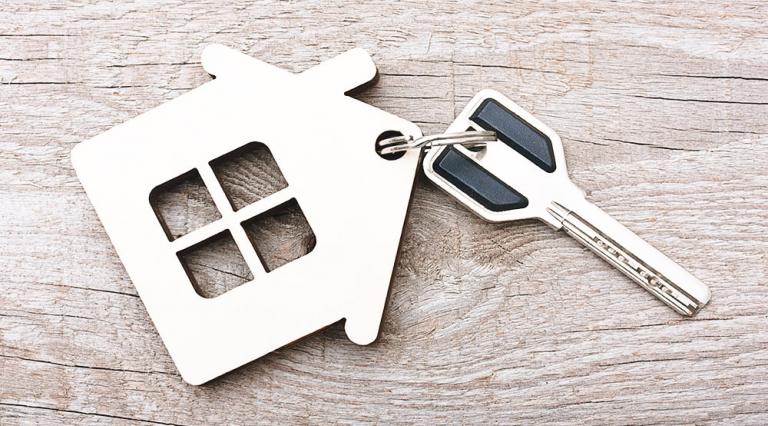 Clé avec porte-clé pour illustrer le démembrement de propriété