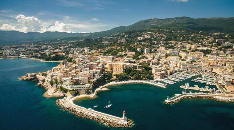 Vue aérienne de la ville de Bastia