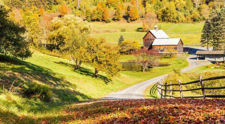 Vue extérieure d'une maison pour illustrer l'investissement immobilier en montagne