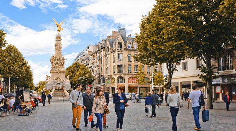 Vue d'une rue de la ville de Reims