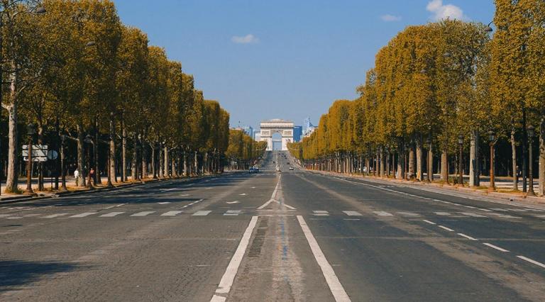 Rue vide pour illustrer la crise sanitaire et les constats sur l'année 2020 pour l'immobilier