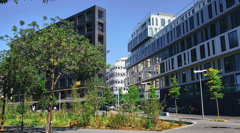 Vue d'immeubles neufs dans la ville de Clichy