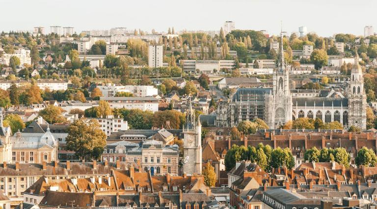 Vue aérienne de la ville d'Evreux