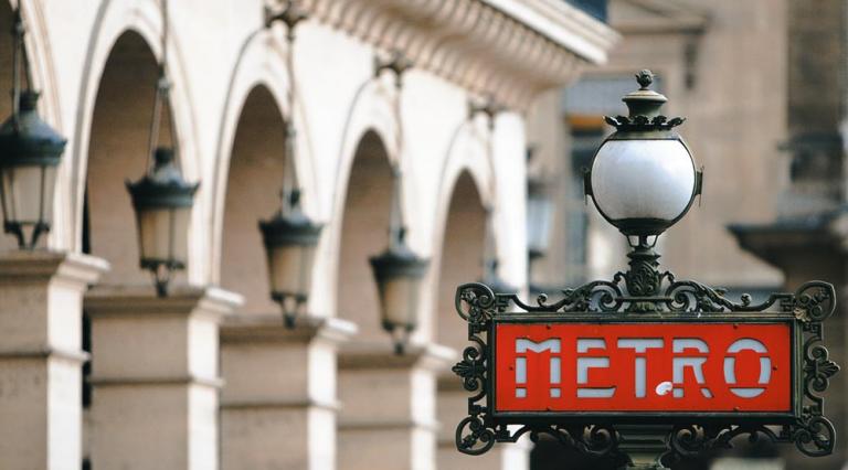 Photo d'une entrée du Métro de Paris