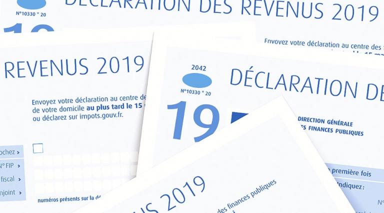 Image de feuilles de déclaration d'impôt