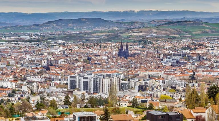 Vue aérienne de la ville de Clermont-Ferrand