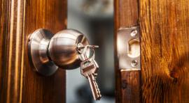 Serrure de porte avec jeu de clés dessus