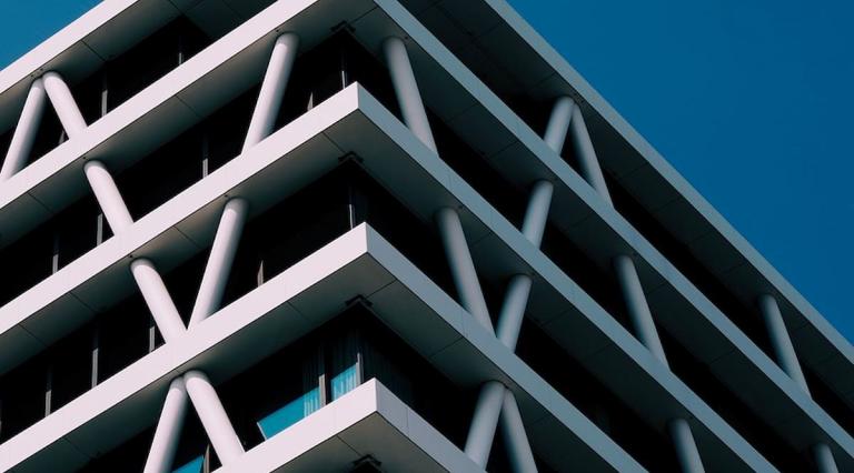 immeuble angle illustrant le crowdfunding immobilier