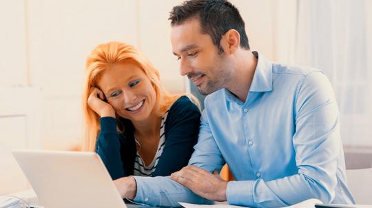couples calculant leurs charges