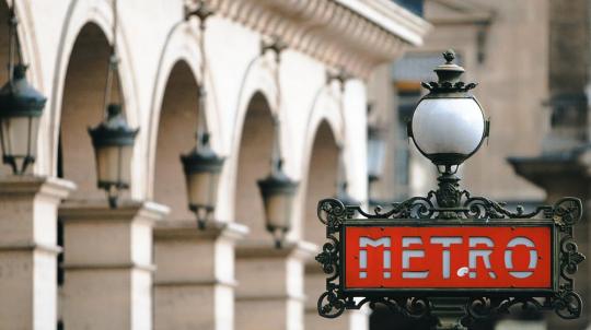 Photo d'une entrée du Métro de Paris